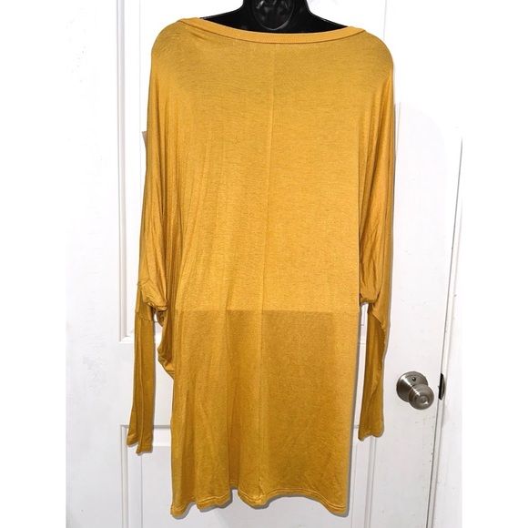 Boutique yellow piko style top - Picture 3 of 5